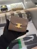 圖片 現貨不用等 ! CELINE 鵝卵石色凱旋門三折短夾