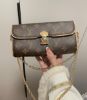 圖片 《現貨最低特價 》Louis Vuitton LV Pochette Camille 經典老花 鏈帶多用途肩背包