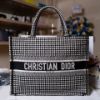圖片 《Dior BOOK TOTE 千鳥紋 中號》