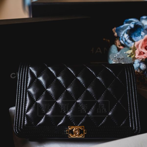 圖片 《CHANEL BOY WOC 黑金 羊皮》