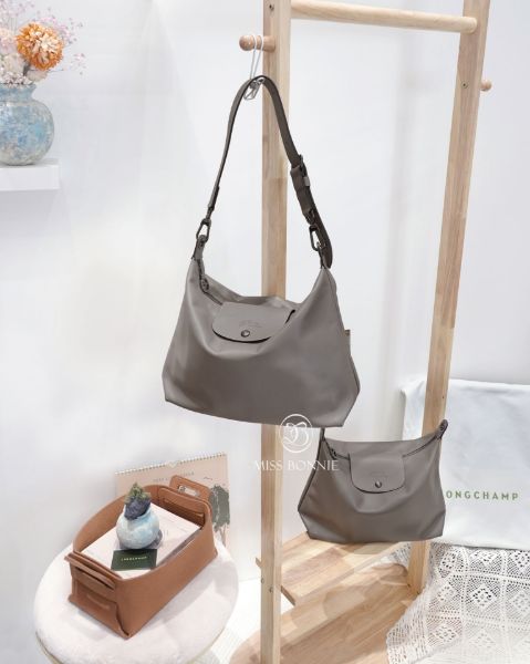 圖片 Longchamp 半月形HOBO單肩包-灰色(預購)