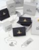 圖片 Vivienne Westwood  土星立體淡金釦LOGO十字紋厚卡包-黑色