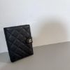 圖片 Chanel 荔枝牛淡金釦式護照中夾