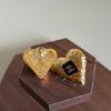 圖片 Chanel 黑色金沙熔岩愛心耳針 