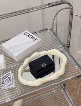 圖片 【Loewe】卵石紋小牛皮三折短夾 黑色