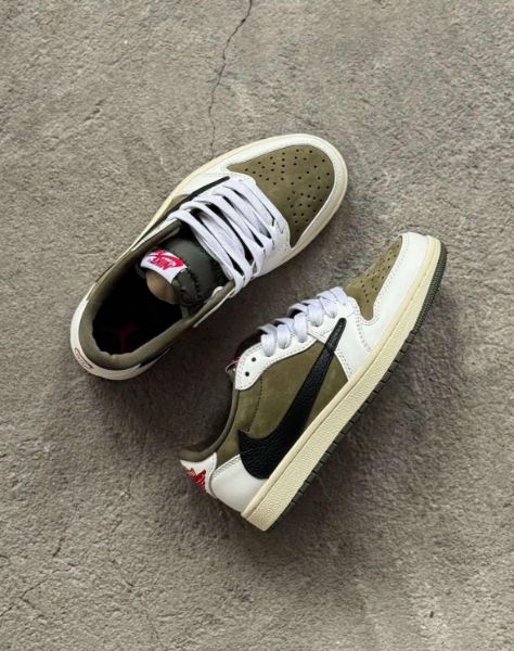 圖片 Travis Scott x Air Jordan 1 Low OG  橄欖綠 到勾 聯名款 DM7866-200 