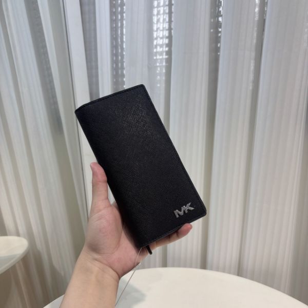 圖片 Michael Kors 新款防刮皮革對開長夾