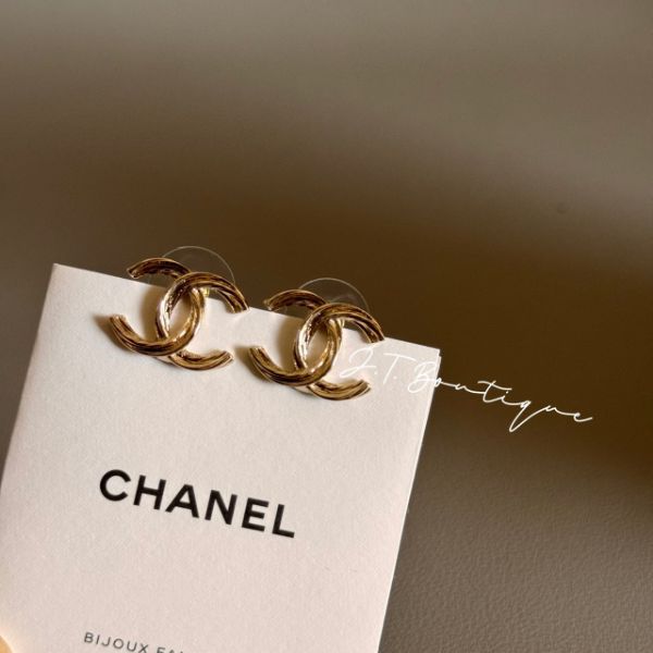 圖片 Chanel 25S 拉絲感金色耳針