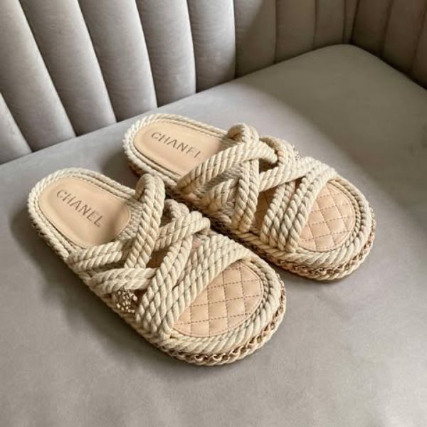 圖片 Chanel 奶茶色編織鏈條麻繩拖鞋