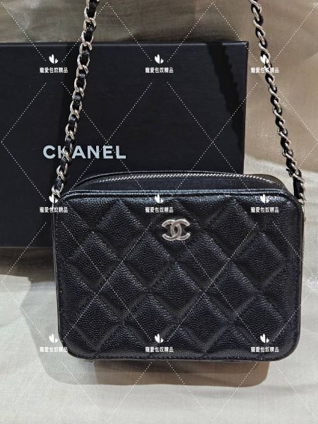 圖片 CHANEL 經典黑荔枝皮銀鍊相機包