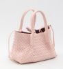 圖片 《現貨最低特價 》Bottega Veneta 819004 Small Pinacoteca 編織小款托特包 玫瑰粉色