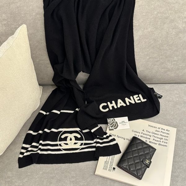 圖片 CHANEL 25S 羊毛字母黑色圍巾