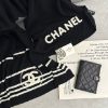 圖片 CHANEL 25S 羊毛字母黑色圍巾