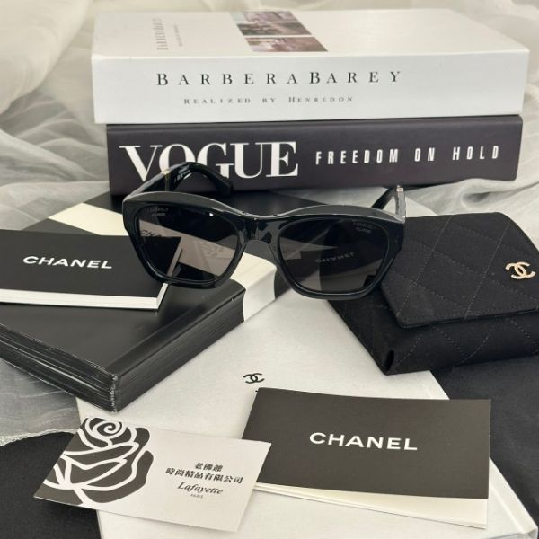 圖片 CHANEL 25P 菱格摺疊墨鏡