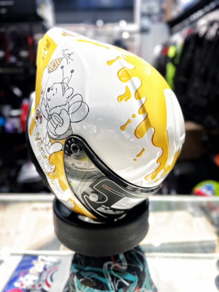 圖片 UPC騎士精品_台中店  MESUCA 麥斯卡  M623 小熊維尼 聯名彩繪  安全帽 全罩式安全帽 附贈電鍍片