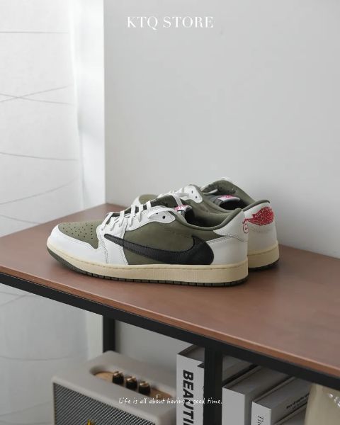 圖片 KTQ STORE  現貨  Travis Scott x Nike Air Jordan 1 Low OG 橄欖綠 倒鉤 DM7866-200