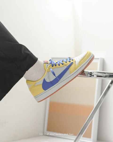 圖片 KTQ STORE  預購+現貨 Travis Scott x Air Jordan 1 Low OG "Canary" 金絲雀黃 倒鉤 DZ4137-700