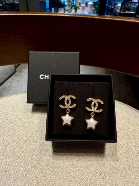 圖片 CHANEL 星星吊墜耳針