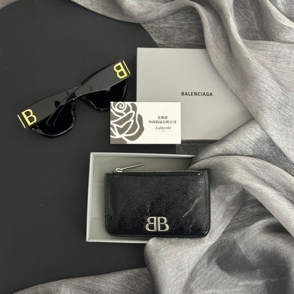 圖片 BALENCIAGA MONACO BB黑銀一字拉鏈卡包