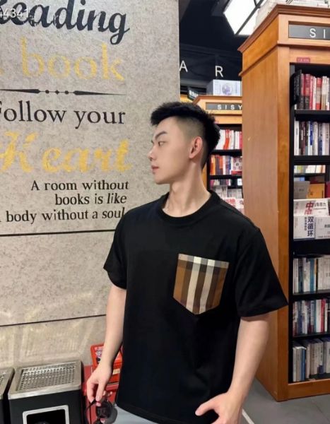 圖片 BURBERRY 經典口袋格紋 熱門款 黑色 短袖✅正品代購