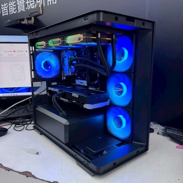 圖片 榮耀2號 AMD 7700 MPK 微星 RTX5070 電競主機 喬思伯 D300 海景房 遊戲電腦