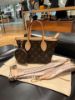 圖片 Lv neverfull Bb 米茶色肩帶 小包巨能裝還有零錢袋 真的好看又實用、含提袋 送禮超合適