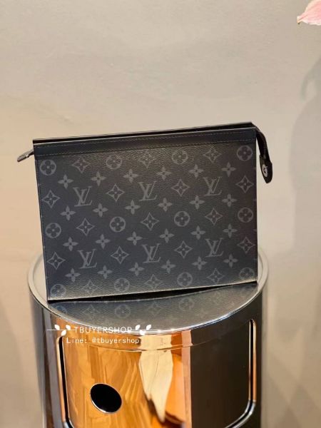圖片 LV 黑老花 手拿包 帥氣十足 可自行diy變成包 含盒子提袋 送禮也很棒