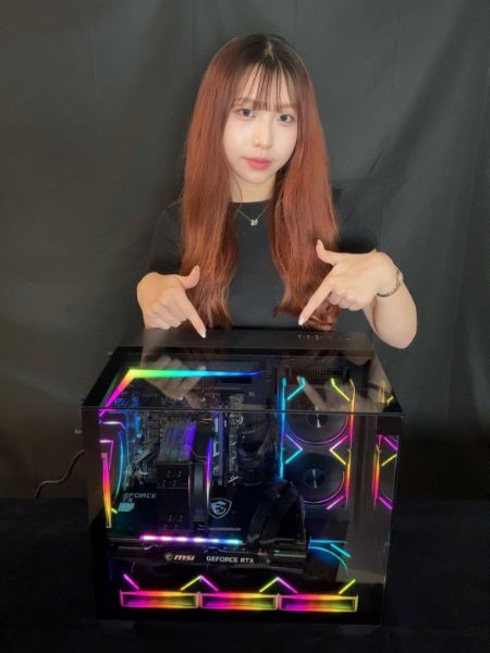 圖片 全景側透海景電競主機 三萬初預算買15代i7配最新5060 黑白可挑