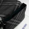 圖片 美國百分百【全新真品】Burberry 皮包 郵差包 8097351 斜背包 歐洲精品 logo 經典格紋 炭灰色 CZ64