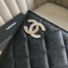 圖片 Chanel 24b黑金荔枝半鑽護照夾