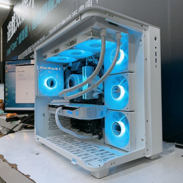 圖片 精靈2號 I5-14400F ZOTAC RTX5070 TK-3 白色海景房 液晶水冷 電競主機 魔物獵人