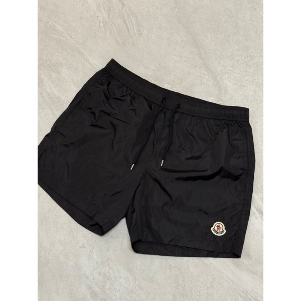 圖片 Moncler 經典 小logo設計 黑色 海灘褲 短褲