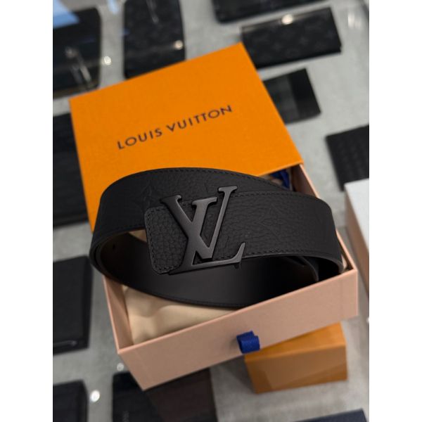 圖片 Louis Vuitton LV 霧黑頭搭配壓紋老花設計 男生 皮帶