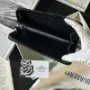 圖片 BURBERRY 經典菱格紋直式拉鏈長夾
