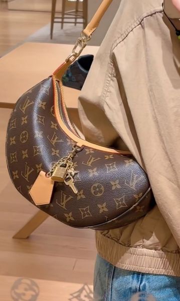 圖片 LV 25 秋冬新款 M12939 Looping 月牙包