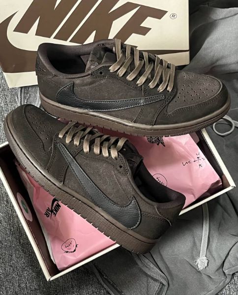 圖片 Travis Scott x Air Jordan 1 Low OG "Velvet Brown" 聯名款 倒鉤 絲絨棕 男女段 DM7866-202