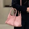 圖片 Bottega Veneta 819004 Small Pinacoteca 畫廊編織小款托特包 玫瑰粉色