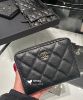 圖片 CHANEL 25s新款短夾 25s AP4652新款短夾  內層6卡夾，背後還有拉鏈夾層🖤 