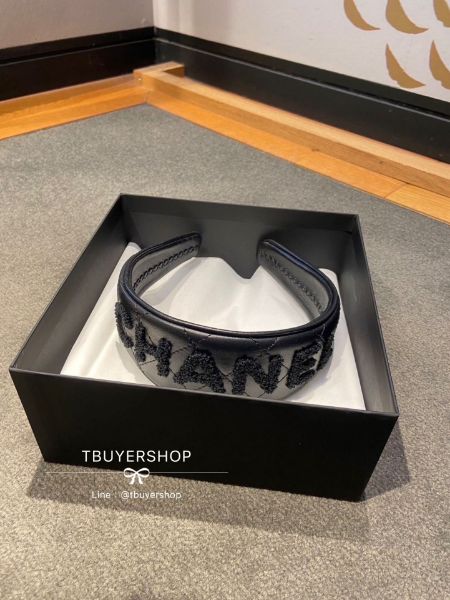 圖片 Chanel 爆款🔥黑 羊羔毛字母髮箍 好看日常百搭
