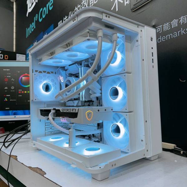 圖片 榮耀4號 AMD R7 9800X3D ROG B850-A 微星 RTX5070 魔龍 電競主機 電腦