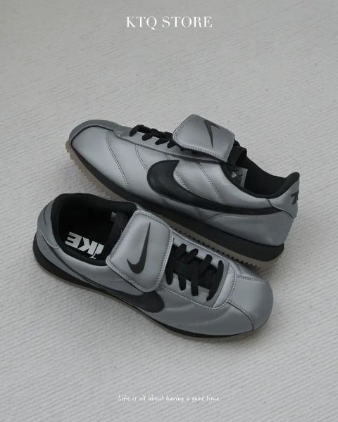 圖片 KTQ STORE 現貨 Nike Cortez SE "MTLC Cool Grey" 復古銀翻鞋舌 HQ3490-099