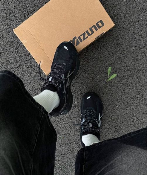 圖片 KTQ STORE 預購 Mizuno Speed 10S Black 透氣緩震復古 運動鞋 慢跑鞋 黑銀 D1GH240605