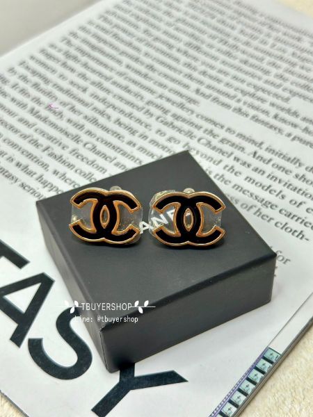 圖片 Chanel 黑金 大雙c耳夾 買它絕對不會錯～經典日常百搭