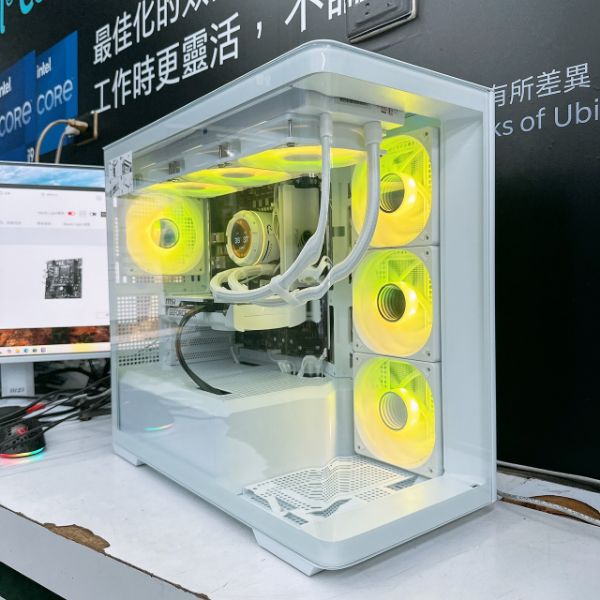 圖片 精靈8號 INTEL I5-14400F 白色 RTX5060 8G 遊戲主機 液晶水冷 D300 電競