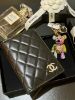 圖片 CHANEL 25A AP4735 大CC 鑽金扣護照萬用套短夾 黑金 