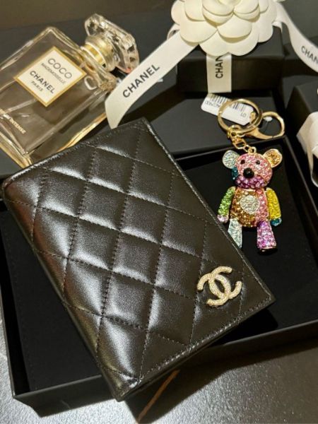 圖片 CHANEL 25A AP4735 大CC 鑽金扣護照萬用套短夾 黑金 