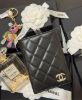 圖片 CHANEL 25A AP4735 大CC 鑽金扣護照萬用套短夾 黑金 
