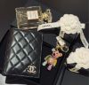 圖片 CHANEL 25A AP4735 大CC 鑽金扣護照萬用套短夾 黑金 