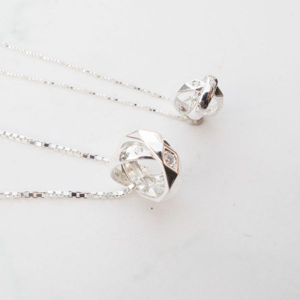 圖片 【純銀情侶對鍊】美麗的相遇 | 菱格×雙圈×鋯石對鍊 | 大員囡仔