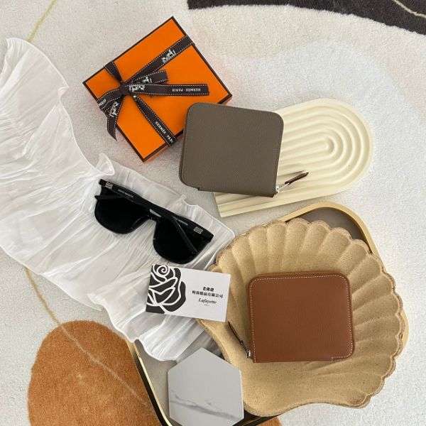 圖片 Hermès Silk In Evercolor 小牛皮絲巾短夾